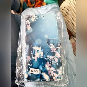 NWT Floral Blue Phone Case for Samsung Galaxy S20 FE